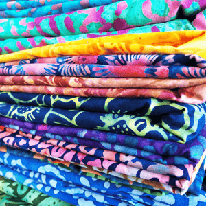 This monthly subscription box has a full yard of 100% batik fabric delivered to your door each month. You choose between earth tone colors or bright hues. This makes a great quilter gift and will help grow their fabric stash with this high quality batik material.